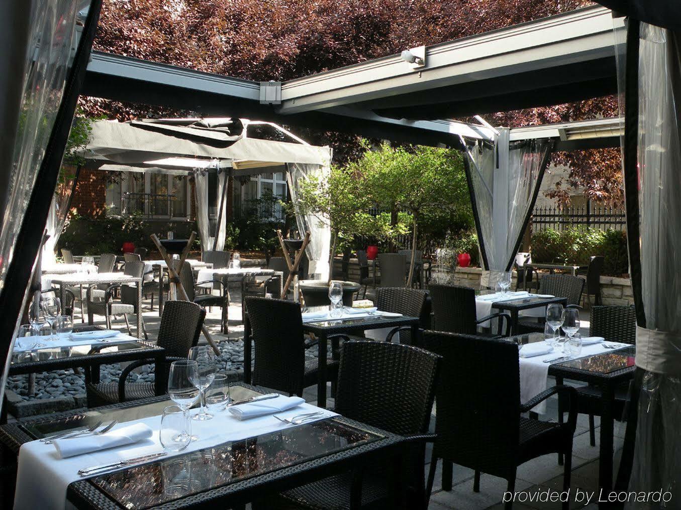 Hotel Saint-Sulpice Монреаль Ресторан фото